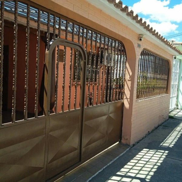 Foto Casa en Venta en LAS QUINTAS, Naguanagua, Carabobo - U$D 35.000 - CAV189237 - BienesOnLine