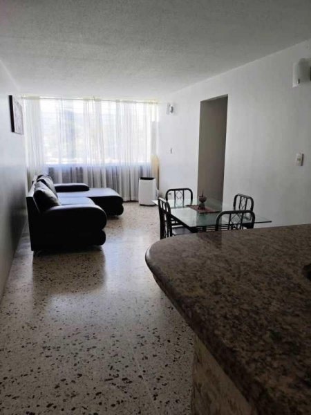 Yeily colina Vende,  Apartamentoen Paraparal, Resid. Brisas de Paraparal, Los Guayos