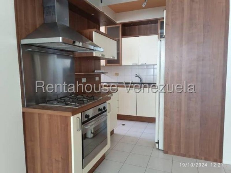 Foto Apartamento en Alquiler en La Lago, Maracaibo, Zulia - U$D 360 - APA246625 - BienesOnLine