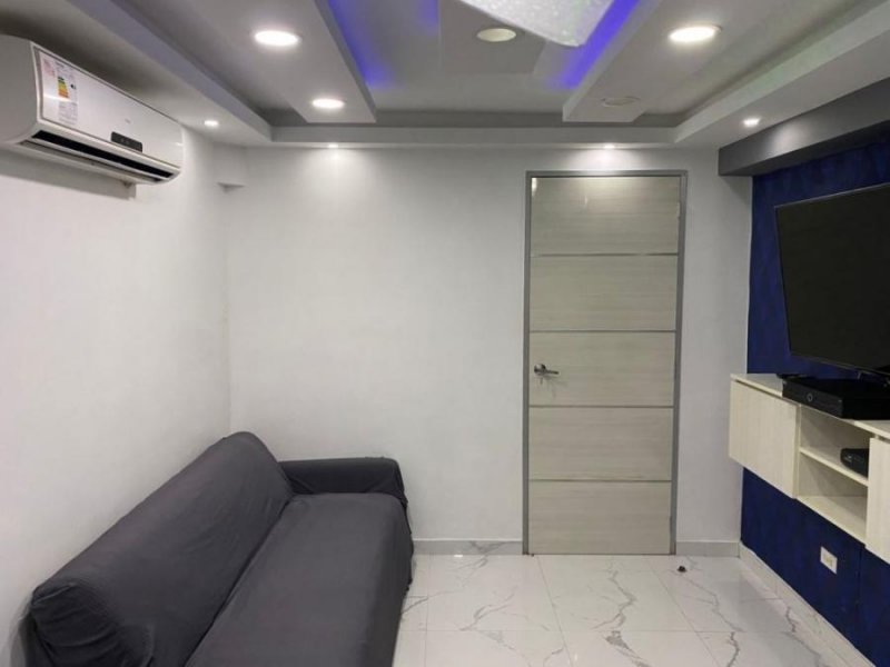 Alquiler Apartamento VACACIONAL en Macuto Urb 15 Letras 2h/1b/1E