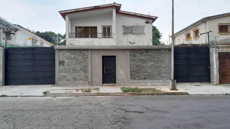 Alquiler Casa Comercial Ubicada Sabana larga.Prebo A Pie de Calle.Valencia Edo Carabobo
