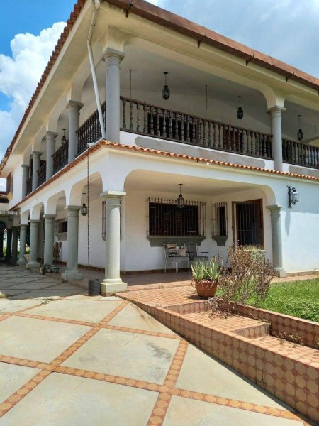 Foto Casa en Alquiler en SAN JOSE, LA VIÑA, Carabobo - U$D 3.800 - CAA198990 - BienesOnLine