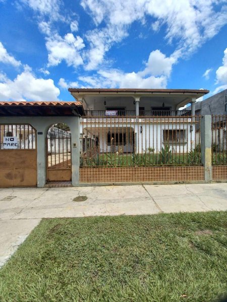 Foto Casa en Alquiler en Valencia, Carabobo - U$D 3.800 - CAA206934 - BienesOnLine