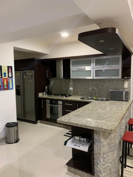 Alquiler de Apartamento en Res. Puerta Real I, Mañongo, Naguanagua 