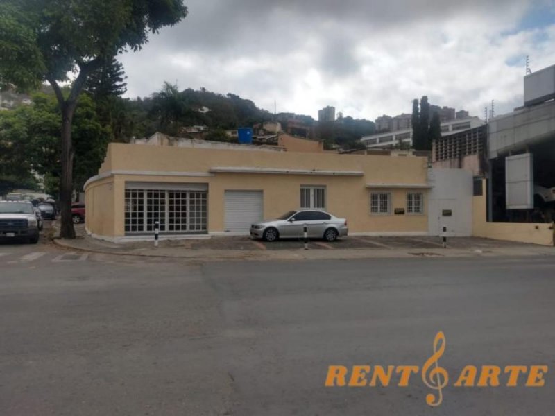 Foto Casa en Alquiler en Municipio Libertador, Urbanización Los Chaguaramos, Distrito Federal - U$D 7.000 - CAA225186 - BienesOnLine