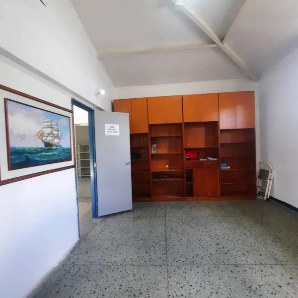 Foto Local en Alquiler en Av 190, Carabobo - U$D 450 - LOA178131 - BienesOnLine