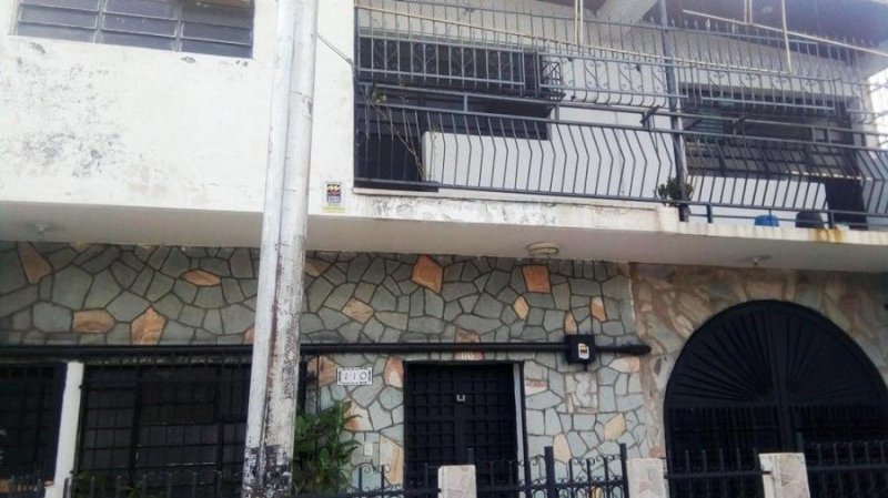 Foto Local en Alquiler en Madre Maria de San Jose, Maracay, Aragua - U$D 300 - LOA87636 - BienesOnLine