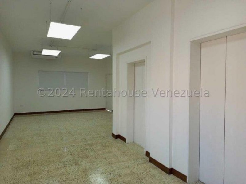 Foto Oficina en Alquiler en Maracaibo, Zulia - U$D 400 - OFA237609 - BienesOnLine