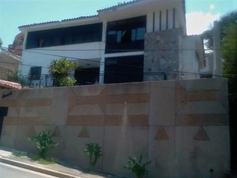 Foto Apartamento en Alquiler en Raul Leoni, Catia La Mar, Vargas - U$D 250 - APA127557 - BienesOnLine