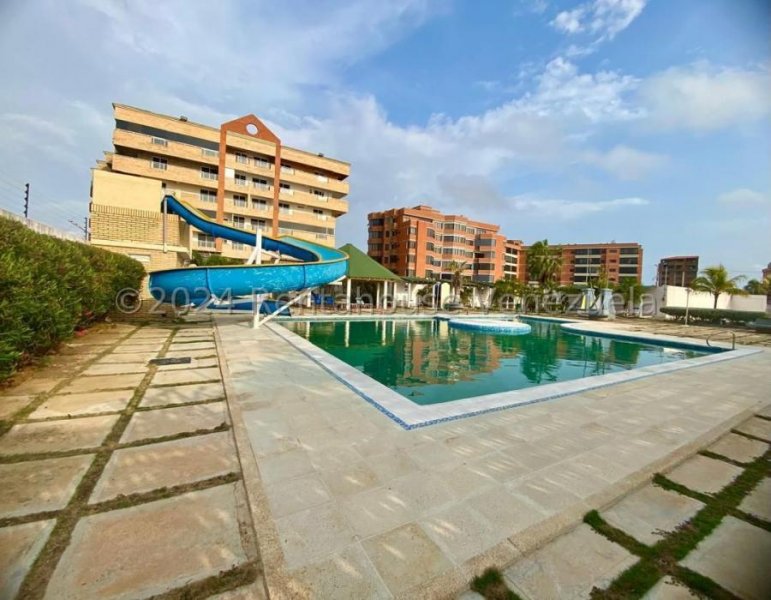 Apartamento (1 Nivel) en Venta en Playa Sur, Falcon MLS #25-14289 GR