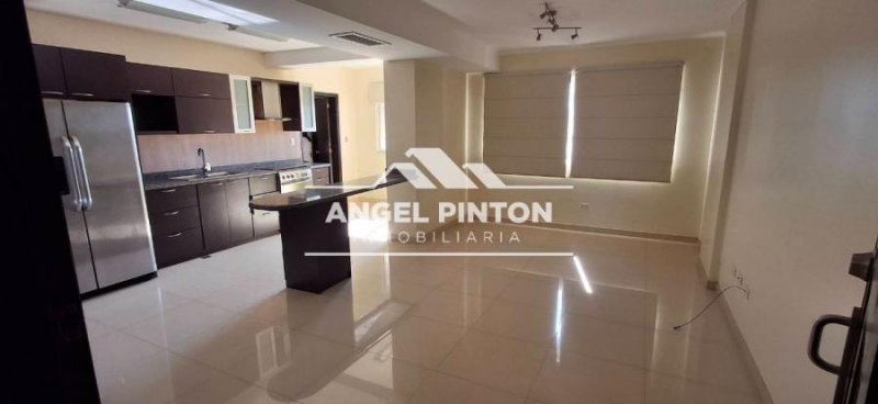 APARTAMENTO ALQUILER AV BELLA VISTA MARACAIBO API 6803