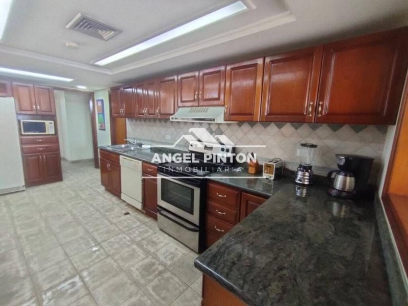 Foto Apartamento en Alquiler en Av El Milagro, Maracaibo, Zulia - U$D 900 - APA234978 - BienesOnLine