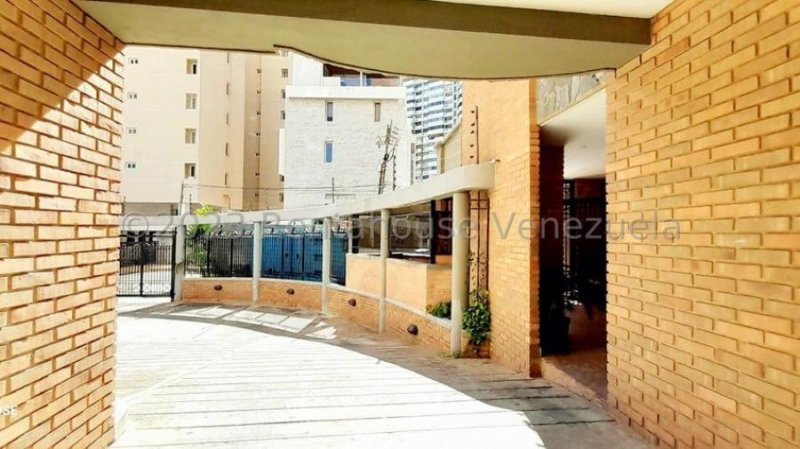 Foto Apartamento en Alquiler en Maracaibo, Zulia - U$D 800 - APA206801 - BienesOnLine