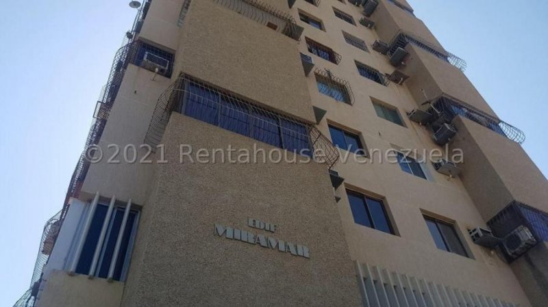 Apartamento amoblado en venta zona norte