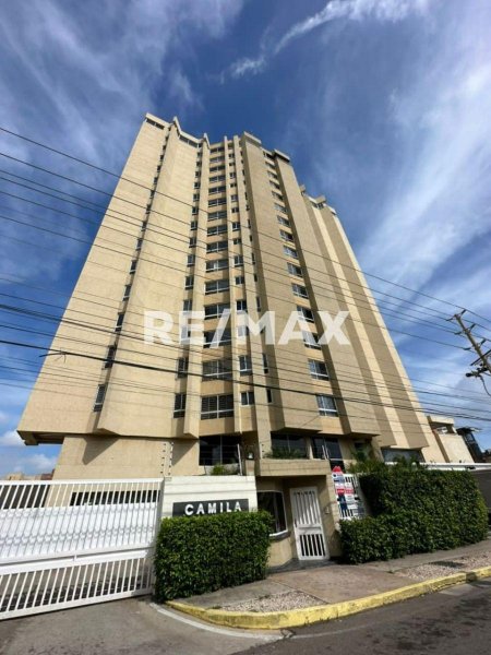 Apartamento En Alquiler Edif. Camila. Remax Millenium