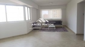 Apartamento en Alquiler en Olegario Villalobos Maracaibo, Zulia
