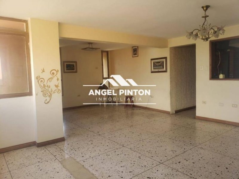 Foto Apartamento en Alquiler en Maracaibo, Zulia - U$D 200 - APA242495 - BienesOnLine