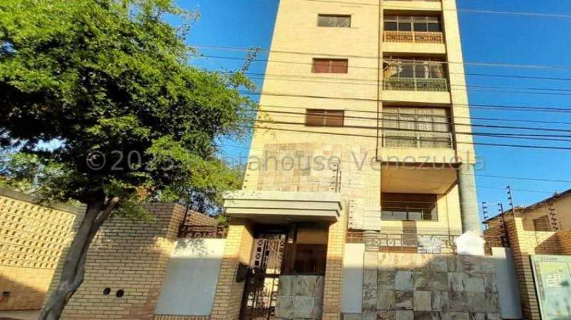 Foto Apartamento en Alquiler en Maracaibo, Zulia - U$D 300 - APA239697 - BienesOnLine