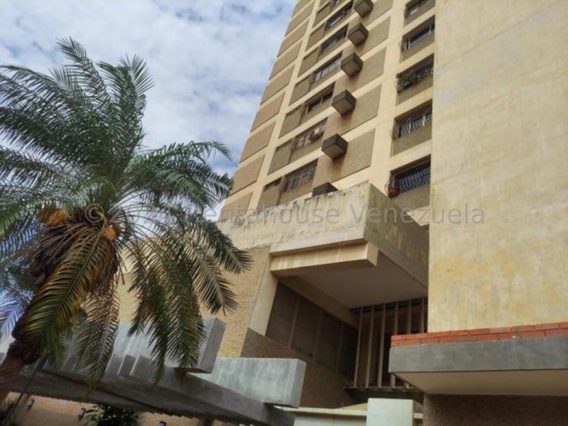 Foto Apartamento en Venta en Maracaibo, Zulia - U$D 200 - APV231886 - BienesOnLine