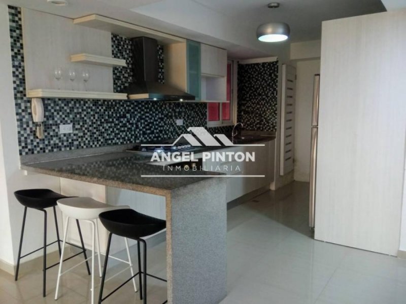 Foto Apartamento en Alquiler en Maracaibo, Zulia - U$D 500 - APA218372 - BienesOnLine