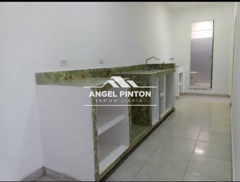 Foto Apartamento en Venta en Maracaibo, Zulia - U$D 180 - APV247198 - BienesOnLine