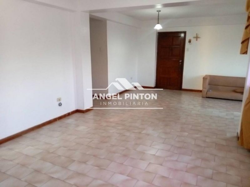 APARTAMENTO EN ALQUILER RES LA MUCHACHERA MARACAIBO API 7450