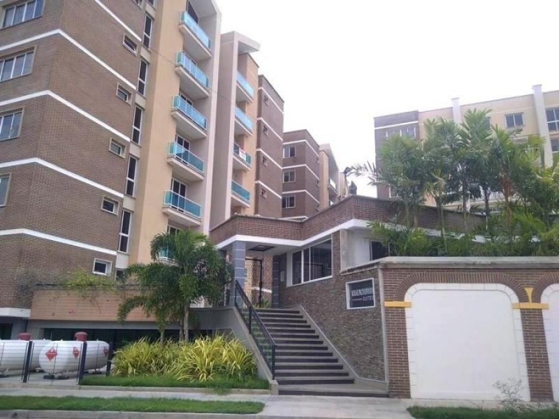 APARTAMENTO EN ALQUILER TRIGAL NORTE RES TITANIUM SUITES VALENCIA CARABOBO. SAMIR TROSEL