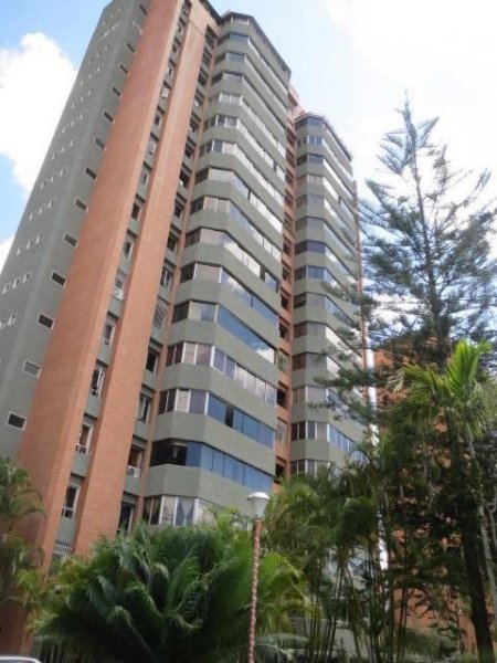 Apartamento en Alquiler en Avenida principal de Los Naranjos Municipio El Hatillo, Distrito Federal