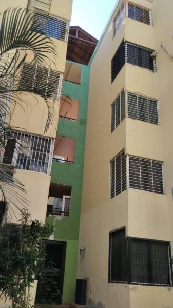 Foto Apartamento en Venta en Los Guayos, Carabobo - U$D 13.800 - APV186162 - BienesOnLine