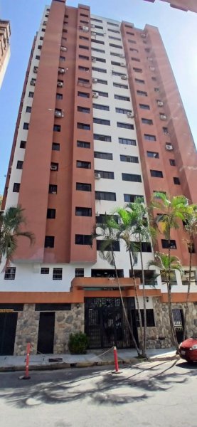 APARTAMENTO EN LAS CHIMENEAS, VALENCIA. LUISA MEZONES VENDE