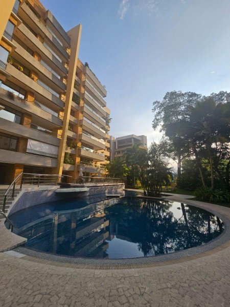 APARTAMENTO EN TERRAZAS DEL COUNTRY RES. AMAZONAS GOLF CLUB, VALENCIA. LUISA MEZONES VENDE