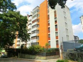 Apartamento en Venta 3 Habitaciones con 136 mts2. El Marques.   J V