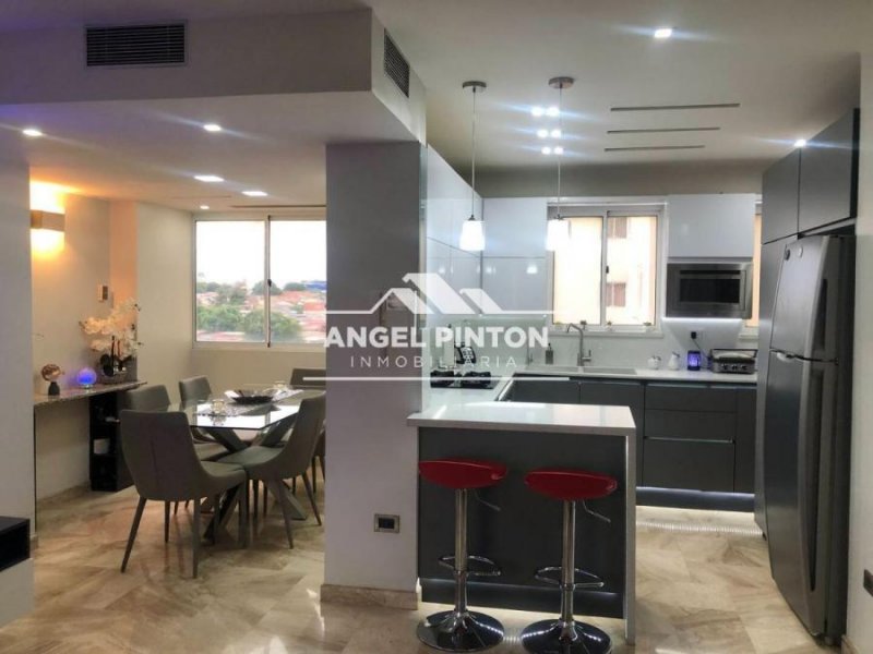 Foto Apartamento en Venta en Avenida El Milagro, Maracaibo, Zulia - U$D 47.000 - APV233437 - BienesOnLine