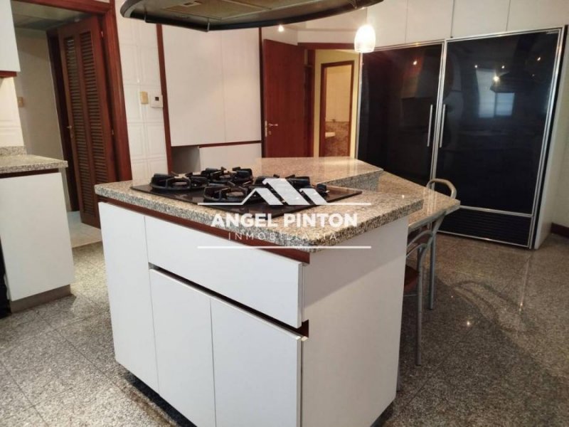 Foto Apartamento en Venta en Maracaibo, Zulia - U$D 98.000 - APV244899 - BienesOnLine