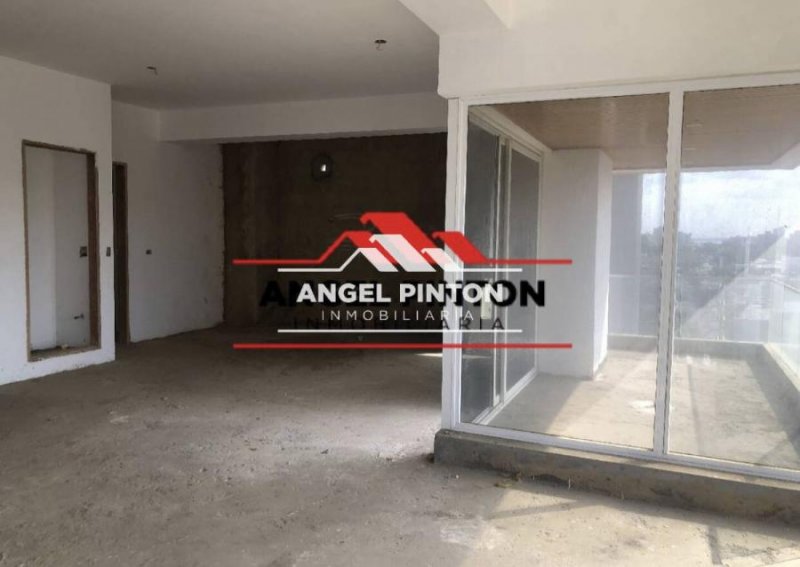 APARTAMENTO EN VENTA AZABACHE AV. UNIVERSIDAD MARACAIBO API 2630