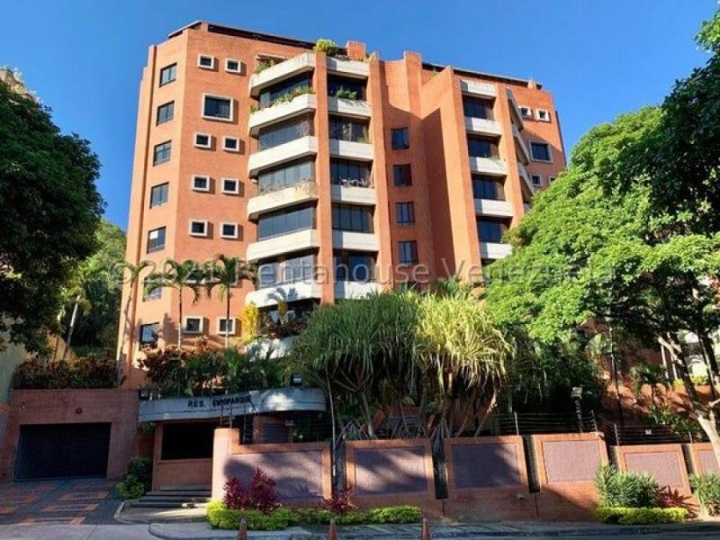 Apartamento en Venta Clns. de Valle Arriba # 24-27834 G. 04143054662 / 04143247646