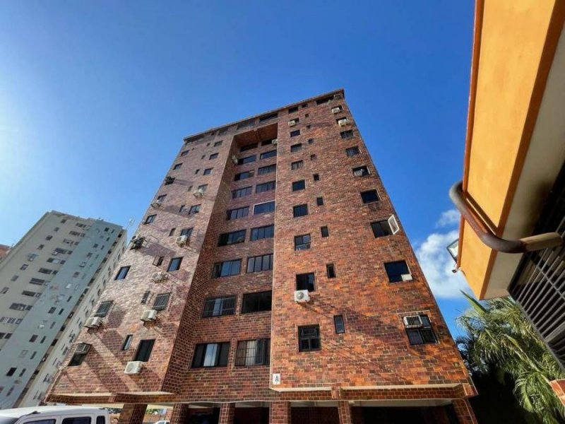 Apartamento en VENTA. Conjunto Residencial Diamante. Urb. Trigal Norte