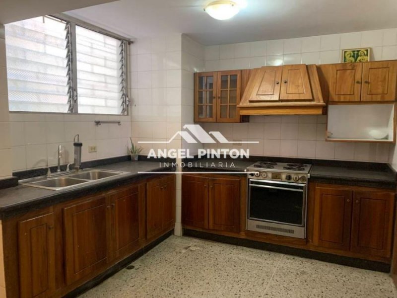 Foto Apartamento en Venta en Maracaibo, Zulia - U$D 17.000 - APV223721 - BienesOnLine