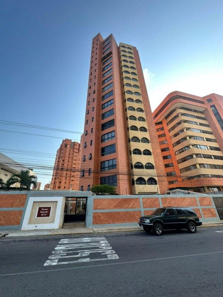 Foto Apartamento en Venta en Maracaibo, Zulia - U$D 135.000 - APV230418 - BienesOnLine