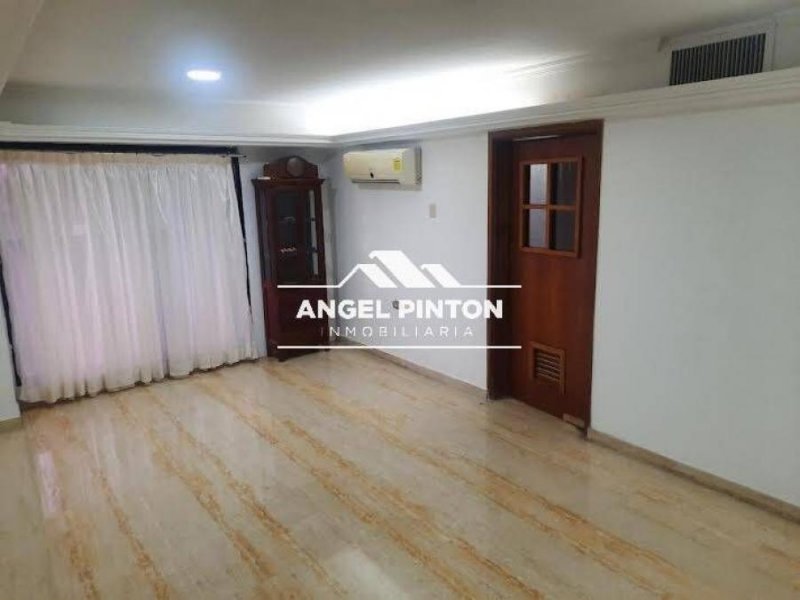 Foto Apartamento en Venta en Maracaibo, Zulia - U$D 42.000 - APV245832 - BienesOnLine