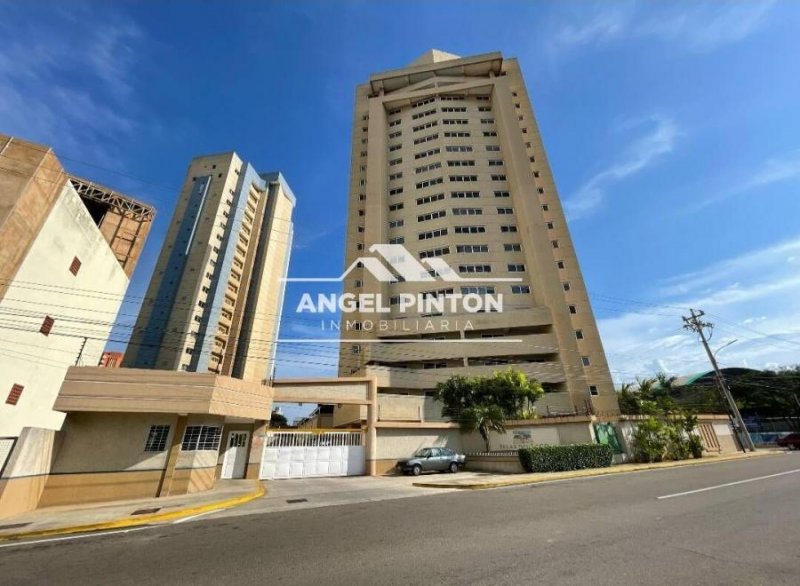 APARTAMENTO EN VENTA EN AV EL MILAGRO MARACAIBO API 7112