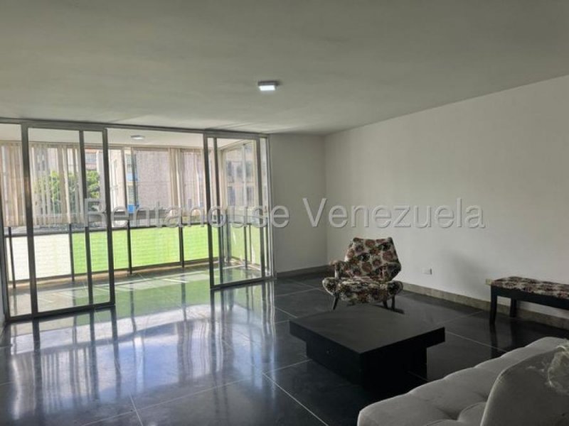 APARTAMENTO EN VENTA EN CUMBRES DE CURUMO. 158 MTRS2.