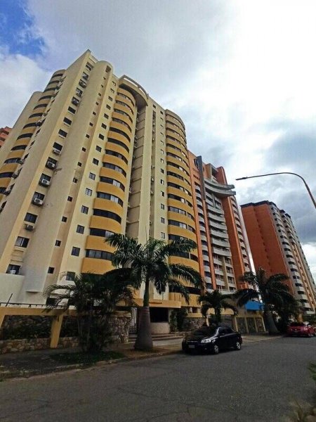 Foto Apartamento en Venta en LA TRIGALEÑA, Valencia, Carabobo - U$D 29.000 - APV221011 - BienesOnLine