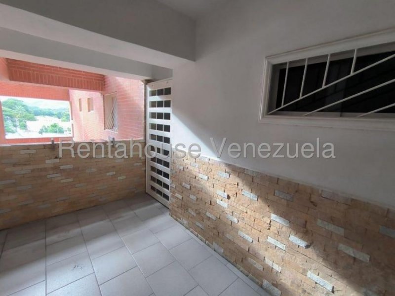 Apartamento en Venta en La Victoria, Resd. La Ceiba. 25-9349