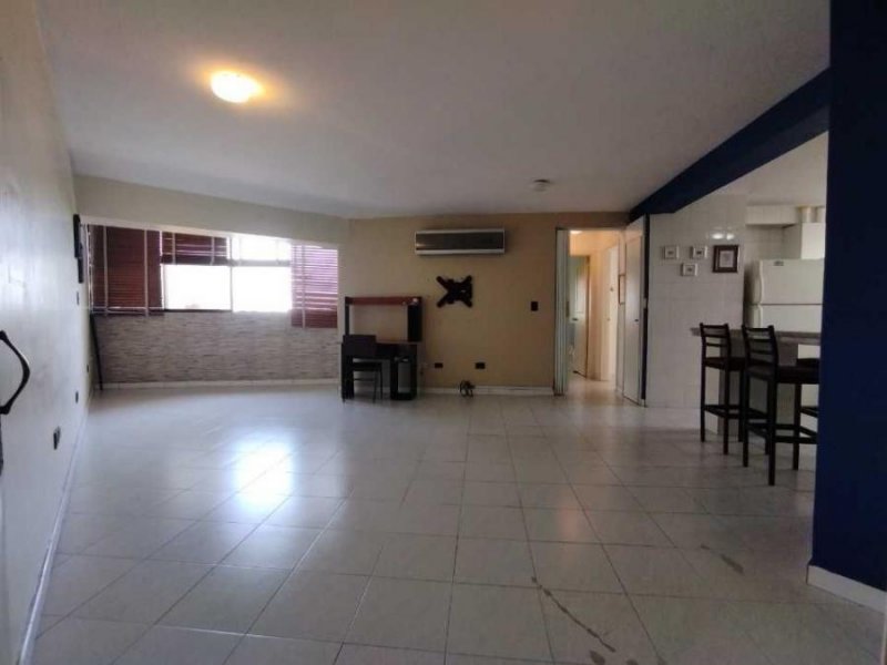 Foto Apartamento en Venta en Valencia, Valencia, Carabobo - U$D 24.000 - APV211022 - BienesOnLine