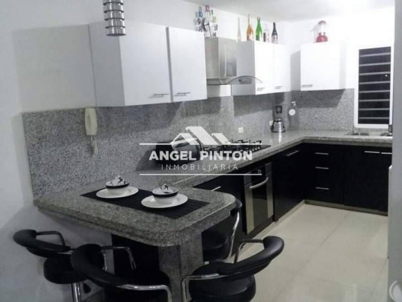 Foto Apartamento en Venta en Maracaibo, Zulia - U$D 18.000 - APV240902 - BienesOnLine