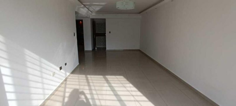 Apartamento en Venta en Valencia Valencia, Carabobo