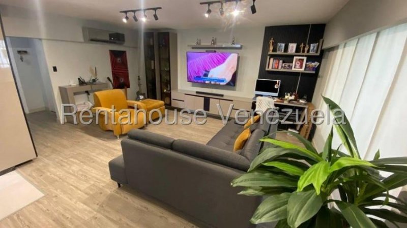 Foto Apartamento en Venta en LOS PALOS GRANDES, Caracas, Distrito Federal - U$D 165.000 - APV247030 - BienesOnLine