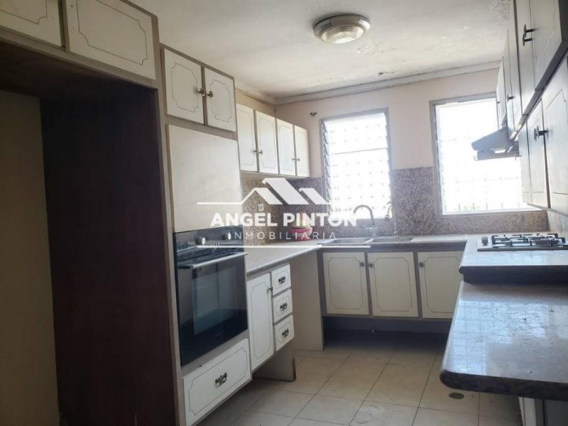 Foto Apartamento en Venta en Maracaibo, Zulia - U$D 25.000 - APV243649 - BienesOnLine