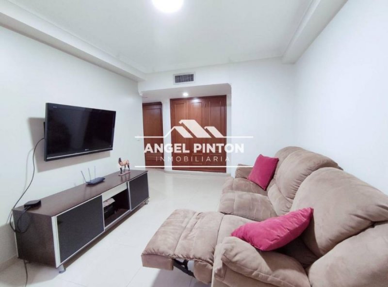 Foto Apartamento en Venta en Maracaibo, Zulia - U$D 155.000 - APV240851 - BienesOnLine